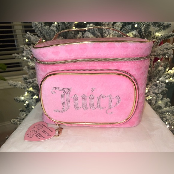 Juicy Couture Handbags - Juicy Couture Pink Velour Heart Makeup Train Case + Jewelry Organizer – NWT